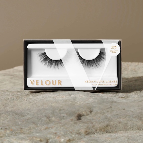 VELOUR NWT Secret Weapon False Lashes - Picture 3 of 6